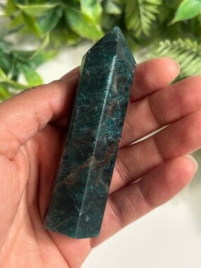 💎 3.5” Green Apatite Crystal Tower